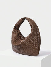Load image into Gallery viewer, Vintage woven bag