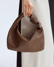 Load image into Gallery viewer, Vintage woven bag